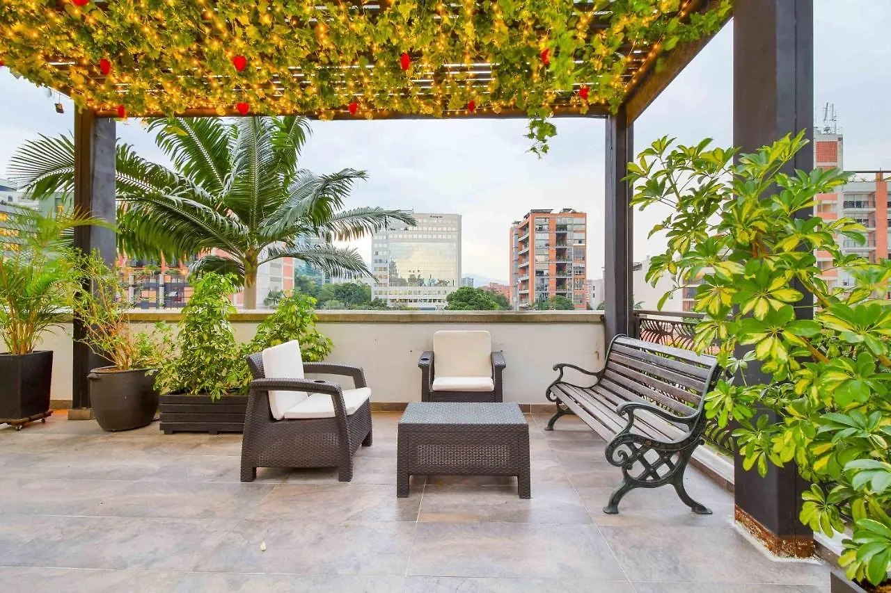Camelot Apartahotel Medellín