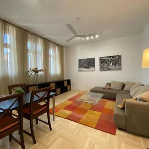 https://downtown-vibe-apartments.inbudapesthotels.com