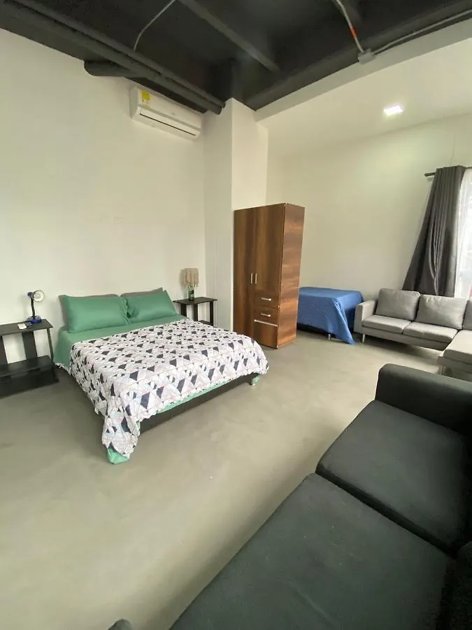 Camelot Apartahotel Medellin 0*,